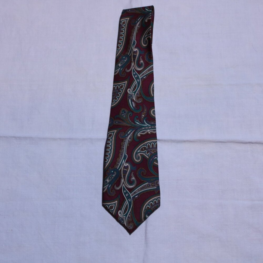 Vintage Oleg Cassini Silk Burgundy Paisley Tie